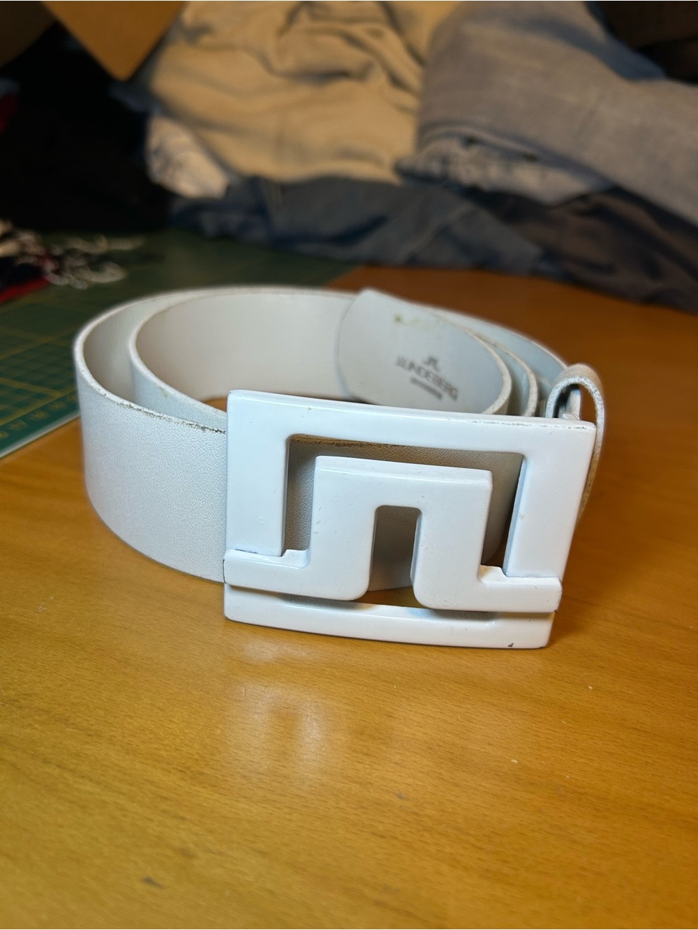 Vintage J.Lindeberg all white leather logo buckle bellt